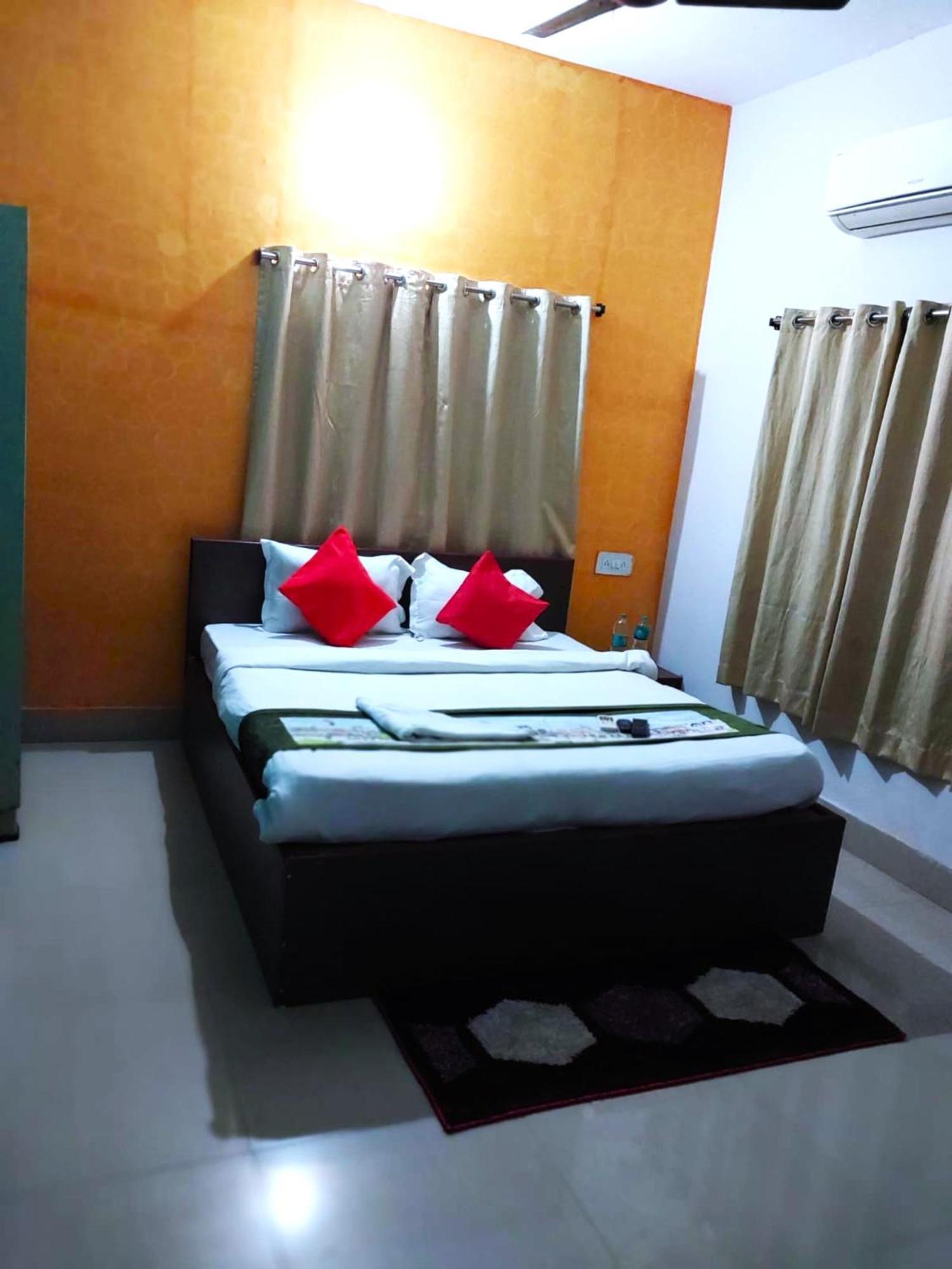 Hotel Madison Homes Bhubaneswar Bagian luar foto