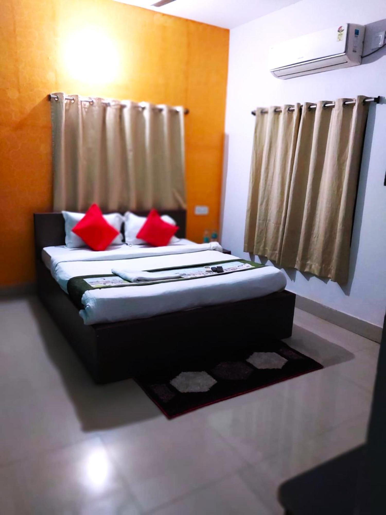 Hotel Madison Homes Bhubaneswar Bagian luar foto
