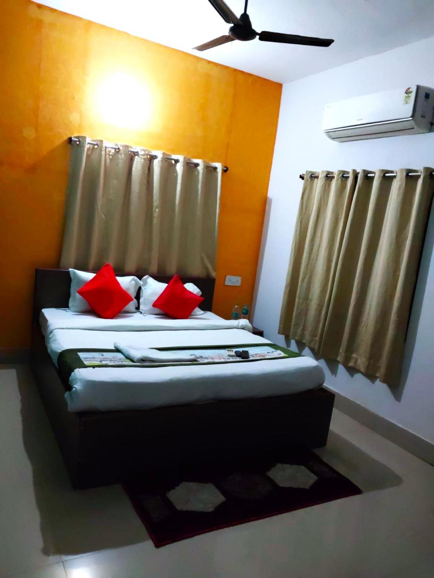 Hotel Madison Homes Bhubaneswar Bagian luar foto